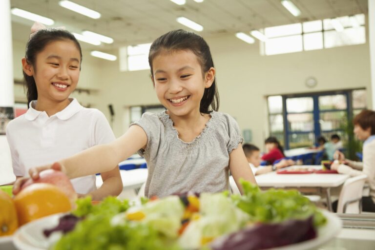 School lunch: Help your child make healthy choices